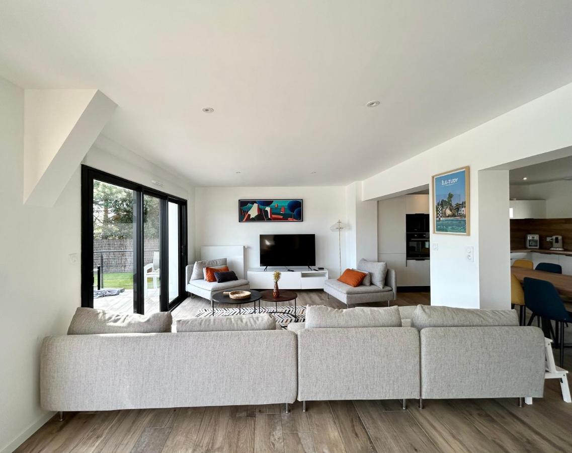 Superbe Villa Tout Confort Avec Piscine Chauffee Er Couverte Et Spa A 2 Pas De La Plage Fouesnant Luaran gambar