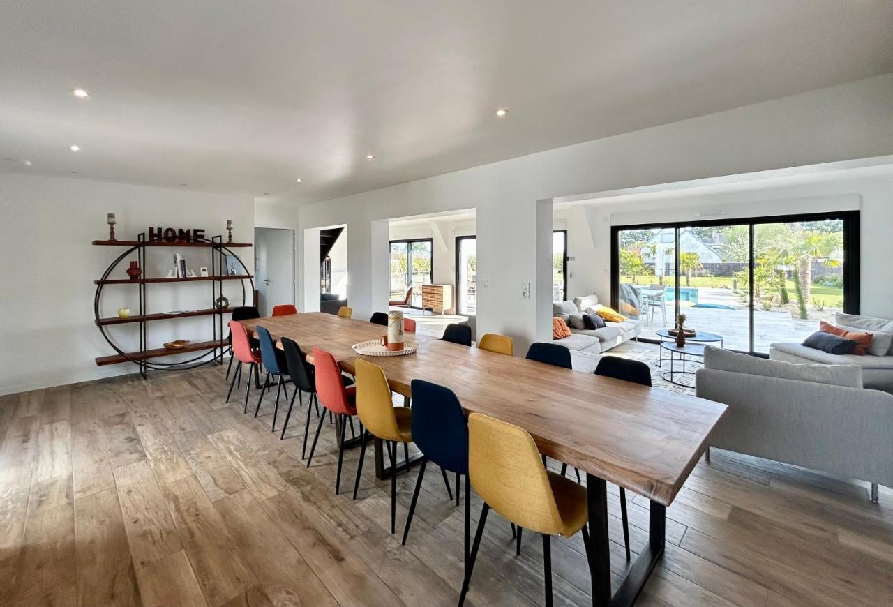 Superbe Villa Tout Confort Avec Piscine Chauffee Er Couverte Et Spa A 2 Pas De La Plage Fouesnant Luaran gambar