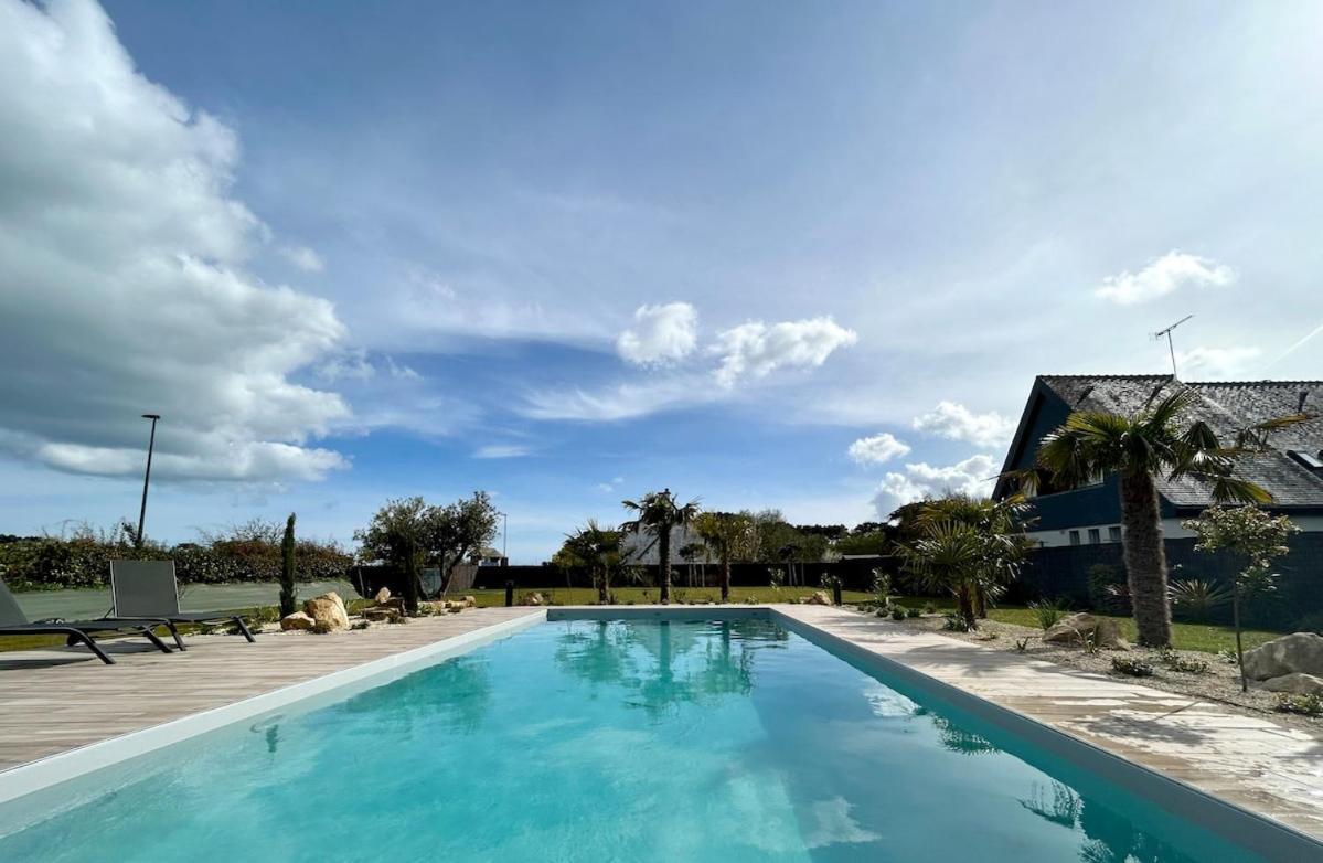 Superbe Villa Tout Confort Avec Piscine Chauffee Er Couverte Et Spa A 2 Pas De La Plage Fouesnant Luaran gambar