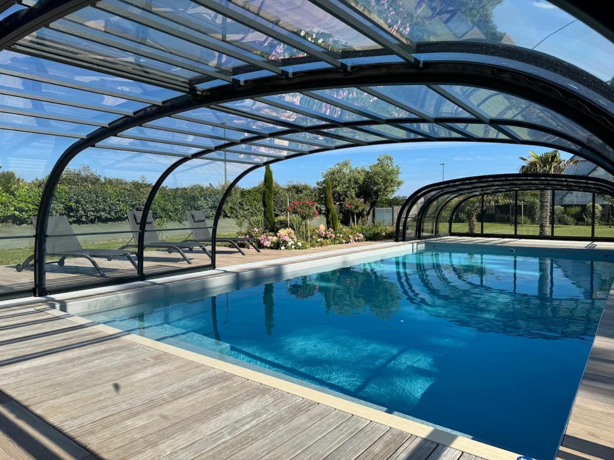 Superbe Villa Tout Confort Avec Piscine Chauffee Er Couverte Et Spa A 2 Pas De La Plage Fouesnant Luaran gambar